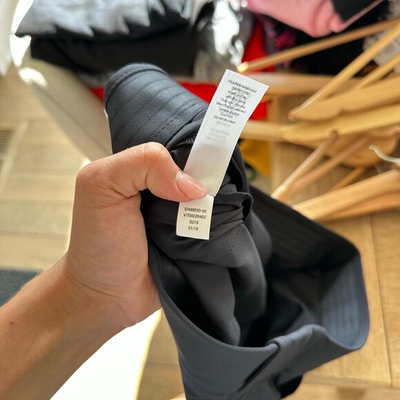 Athleta Tribeca Utility Crop Pant Black 10 NWT - Picture 8 of 12